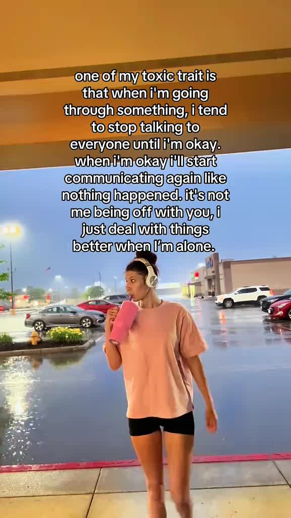I tend to self isolate! 🥴 #Fyp #Foryoupage #Hydrojug #Toxic #badhabits #Alone #Isolate #Me #Myself #Mindset #MentalHeal