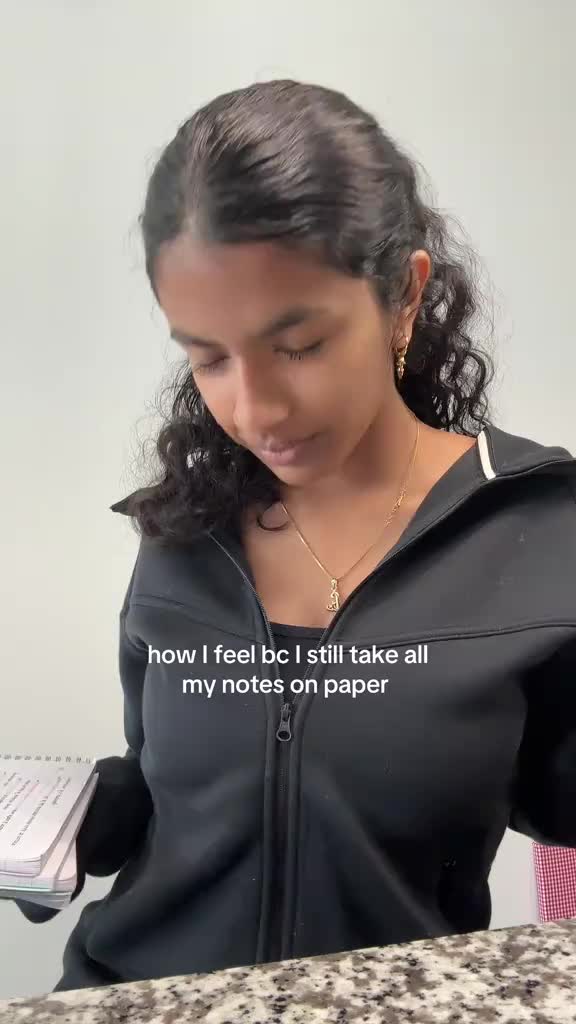 iPad epidemic hasn’t got me yet #college #relatable #StudyTips #TikTokLearningCampaign