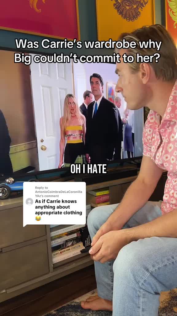 Replying to @AntonioCoimbraDeLaCoronillaYAz Carrie Bradshaw sabotaged her relationship with Mr Big with her wardrobe and