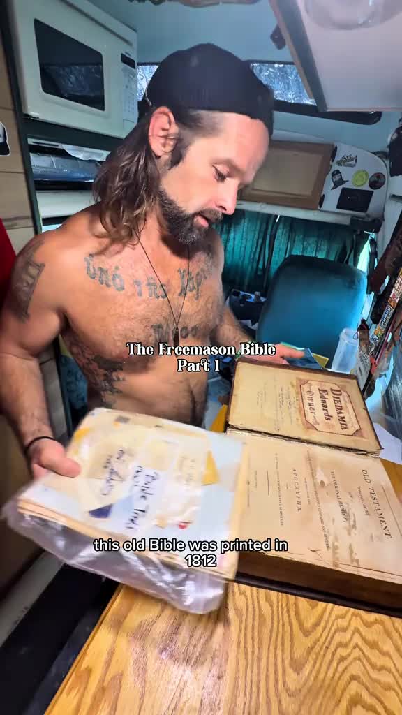 Here’s what’s inside the 213-year-old Bible 📖♾️🤔 #joefelz #apochrypha #bible #freemasons #secrets
