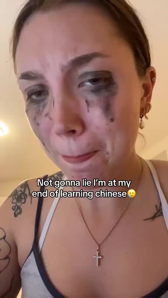 This is so hard but CapWords app has been helping so much 😫🫶🏼 #learninglanguages #chinese #capwords @capwords_app