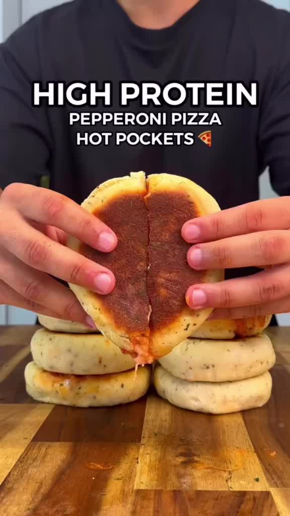 Tried this high protein pepperoni pizza hot pocket recipe today and it was decent! Proper comfort food vibes and stupid