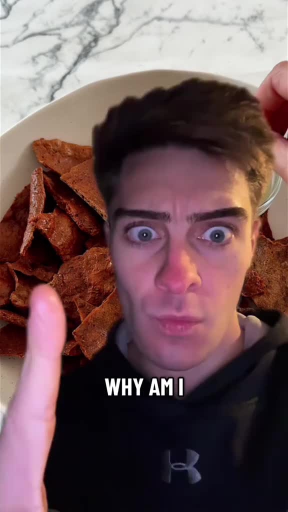You’re telling me I can make low cal high protein chips out of JUST ground chicken…?😳 #lowcalorie #highprotein #chicken