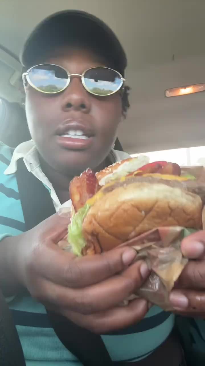 Do you like @Burger King ? Cause they always do me right 😭🤞🏾😋 #burgerking #cheeseburger #burger