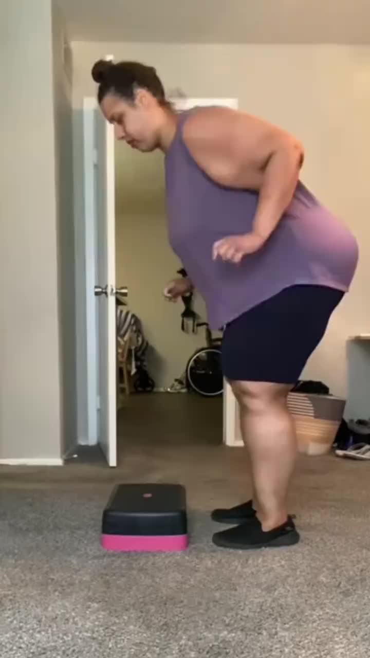 2026 is the year I conquer this box jump! #jumping #fitnessmotivaton #fitnessjourney #nonscalevictory #gymmotivation