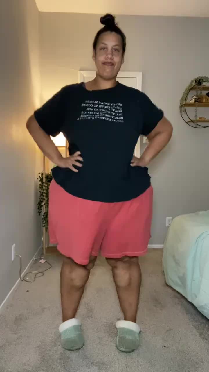 The more loose skin I get the harder it is for me to feel comfortable, but I’m trying my best to put on outfits that mak