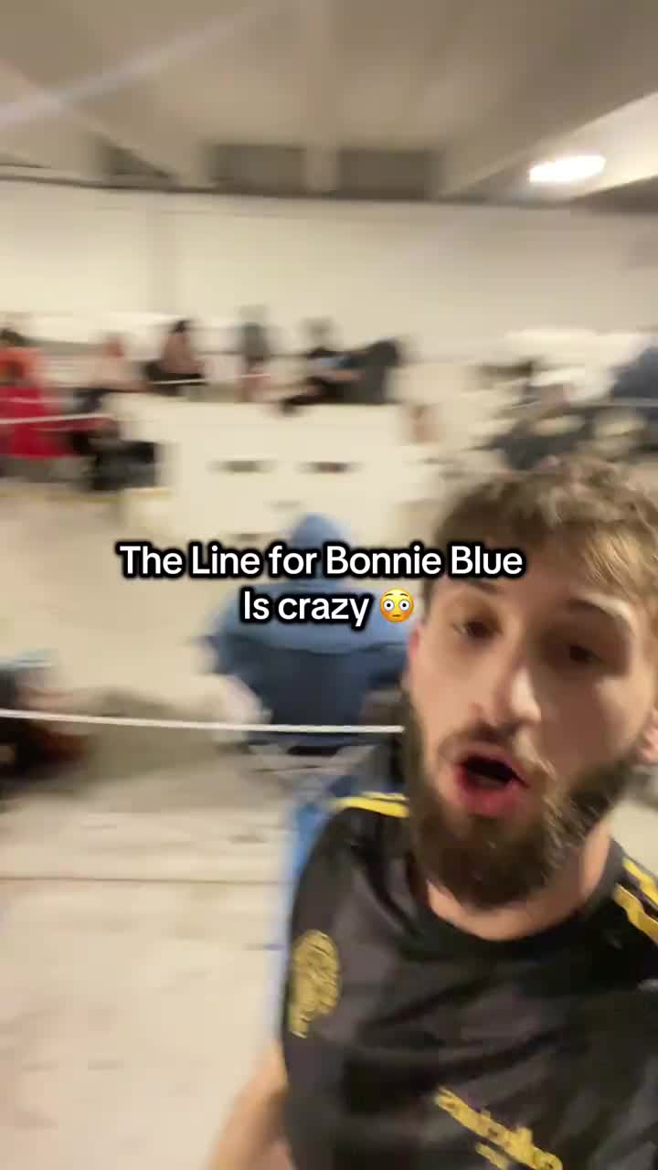 The way she can attend to so many people inspires me #bonnieblue #lillyphillips