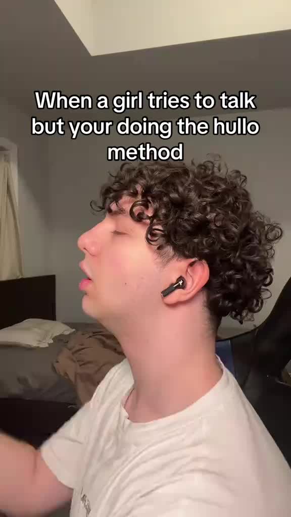 Is this right or na @hullo #jawline #routine #method #fyp