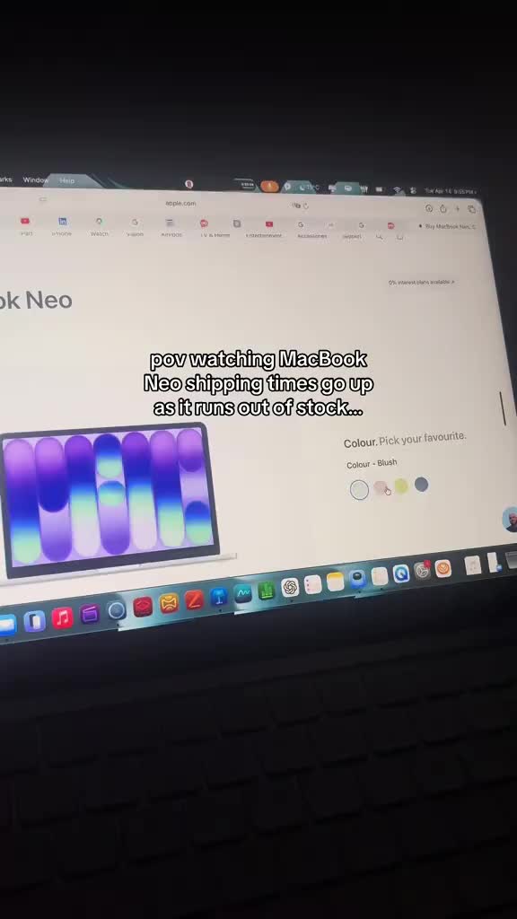 If you want it… get it before it’s to late 😭 #apple #macbook #laptop #applestore #macbookneo