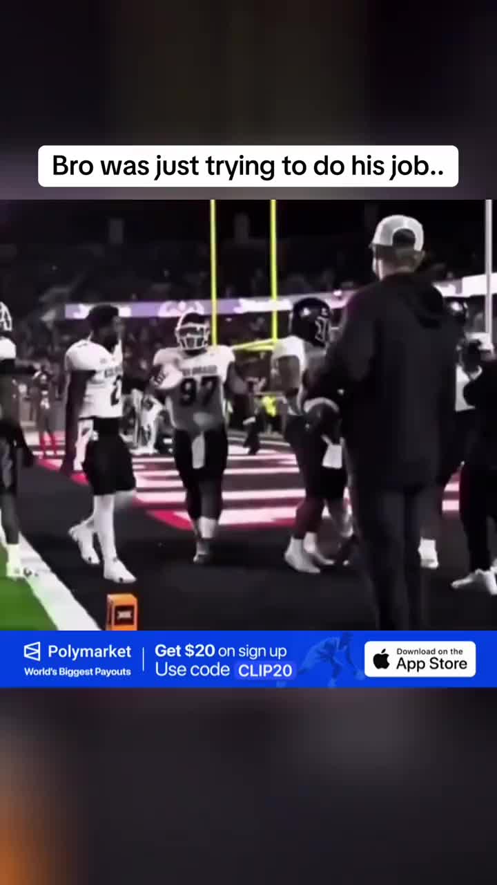 Bro was just trying to do his job..  Get $20 on Polymarket app with code CLIP20 #CollegeFootball #nfl #fyp