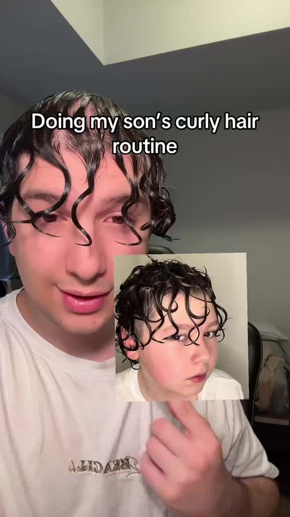 Doing my sons curly hair routine @ᴢᴀʏ⚡️ #curlyhair #routine #fyp #routine #greenscreensticker