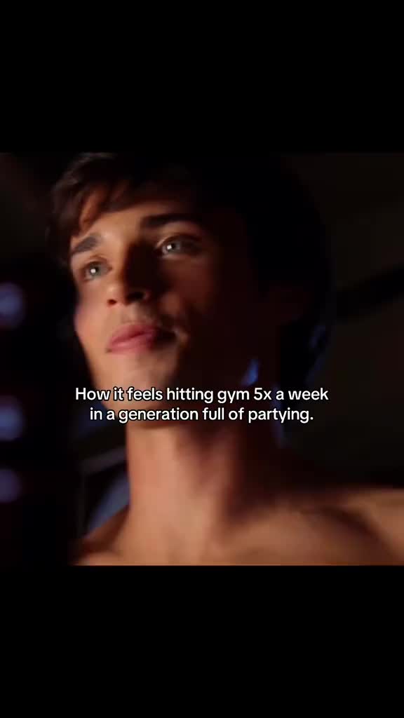 We all hitting gym right #tomwelling#fyp#smallville