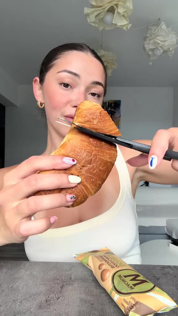 VIRAL MAGNUM CROISSANT 🥐