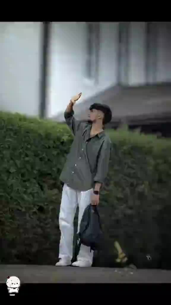 #tutorial How to recreate this street-style, cool and crisp look of a boy on the sidewalk—can you resist this clean, you