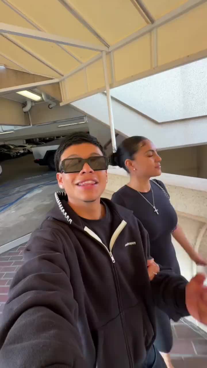 Wish Hailey a happy birthday in the comments!! 🥳❤️ #girlfriend #birthdaygift #candh #viralvideo #couple
