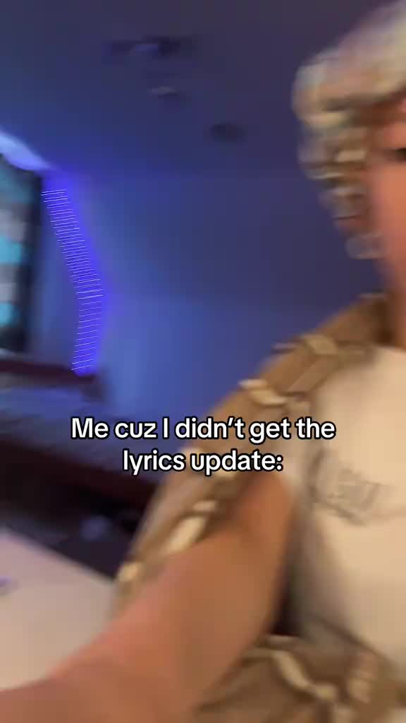 I acc canโt keep a straight face doing this ๐ญ #fyp #lyrics #relateable #me #kayraselii