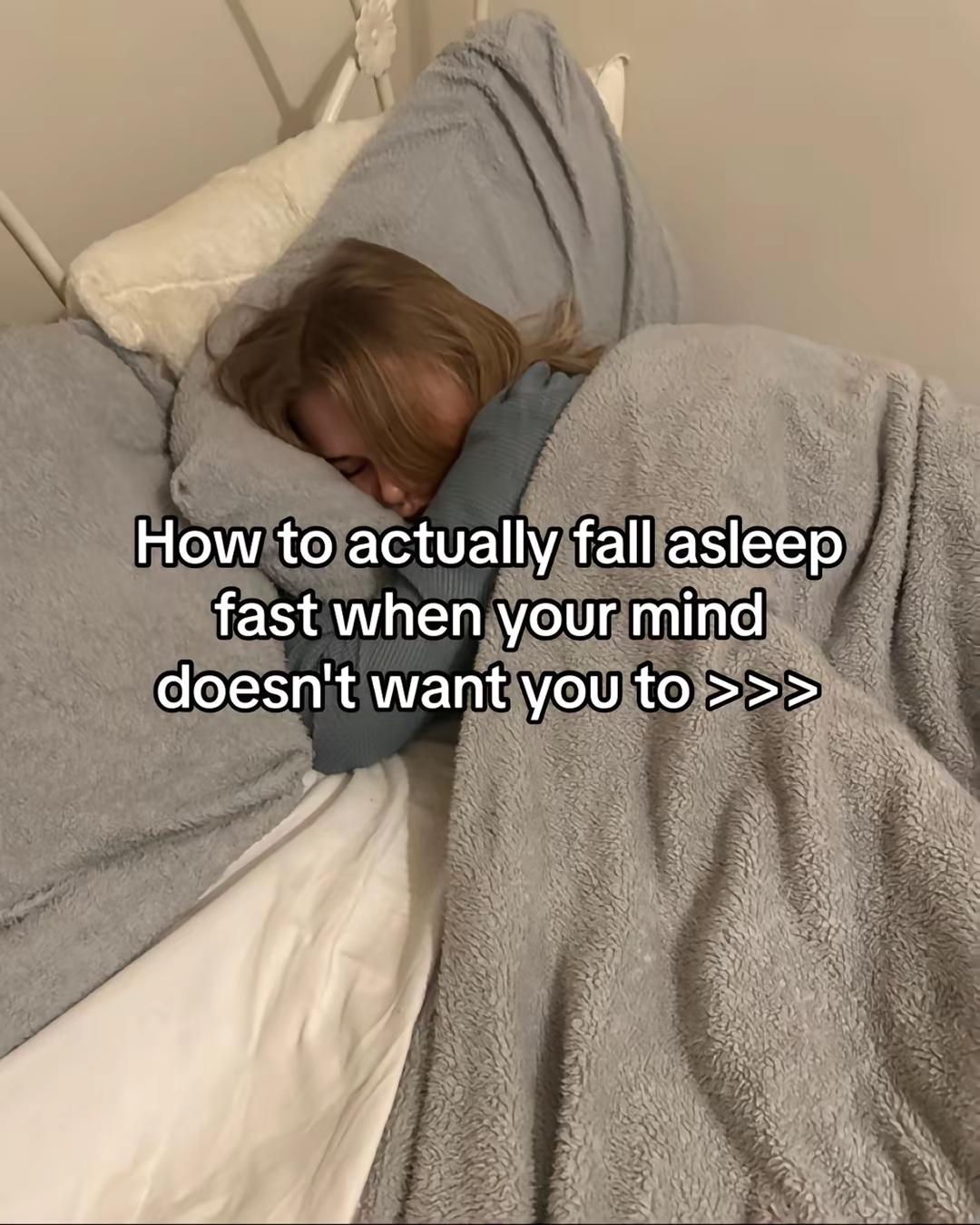 This literally makes me fall asleep in 5 minutes 😴 #sleep #insomnia #sleeptips #lifehacks #fyp
