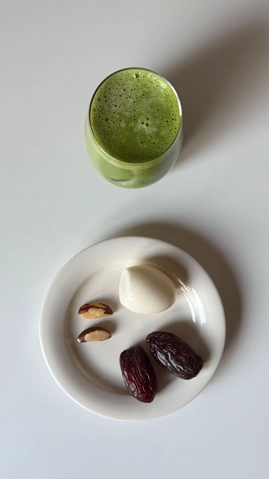 healthy snack plates/ideas when having a snack I try to balance it with carbs & healthy fats. you can ofc add some prote